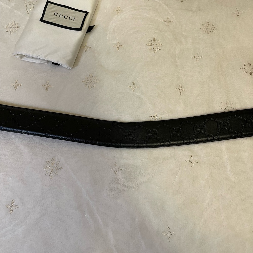 ❌SOLD❌ GUCCI logo embossed black leather belt - Picture 11 of 15